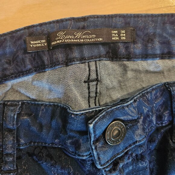 3/15$ navy jeans with dark floral pattern - Picture 5 of 5